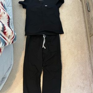 Womens Figs Catarina scrub top and Livingston bottom.